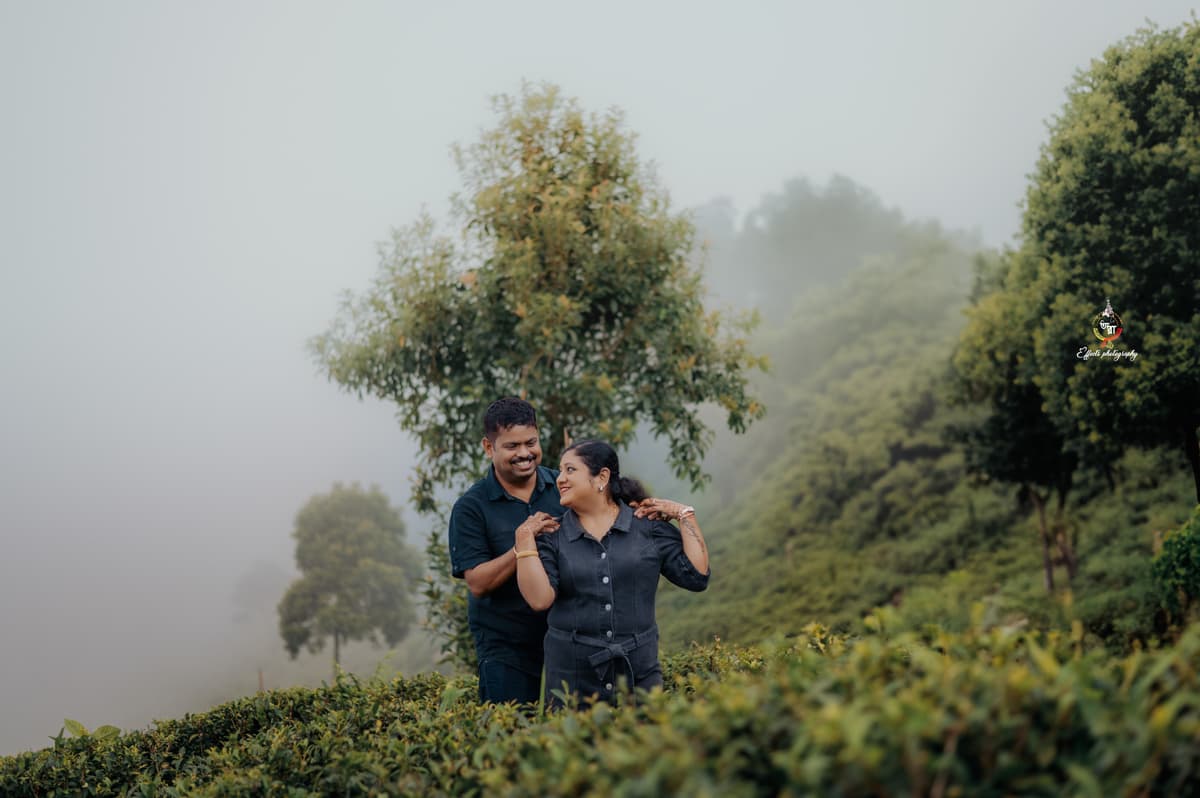 Traditional wedding décor and atmosphere in Raiganj