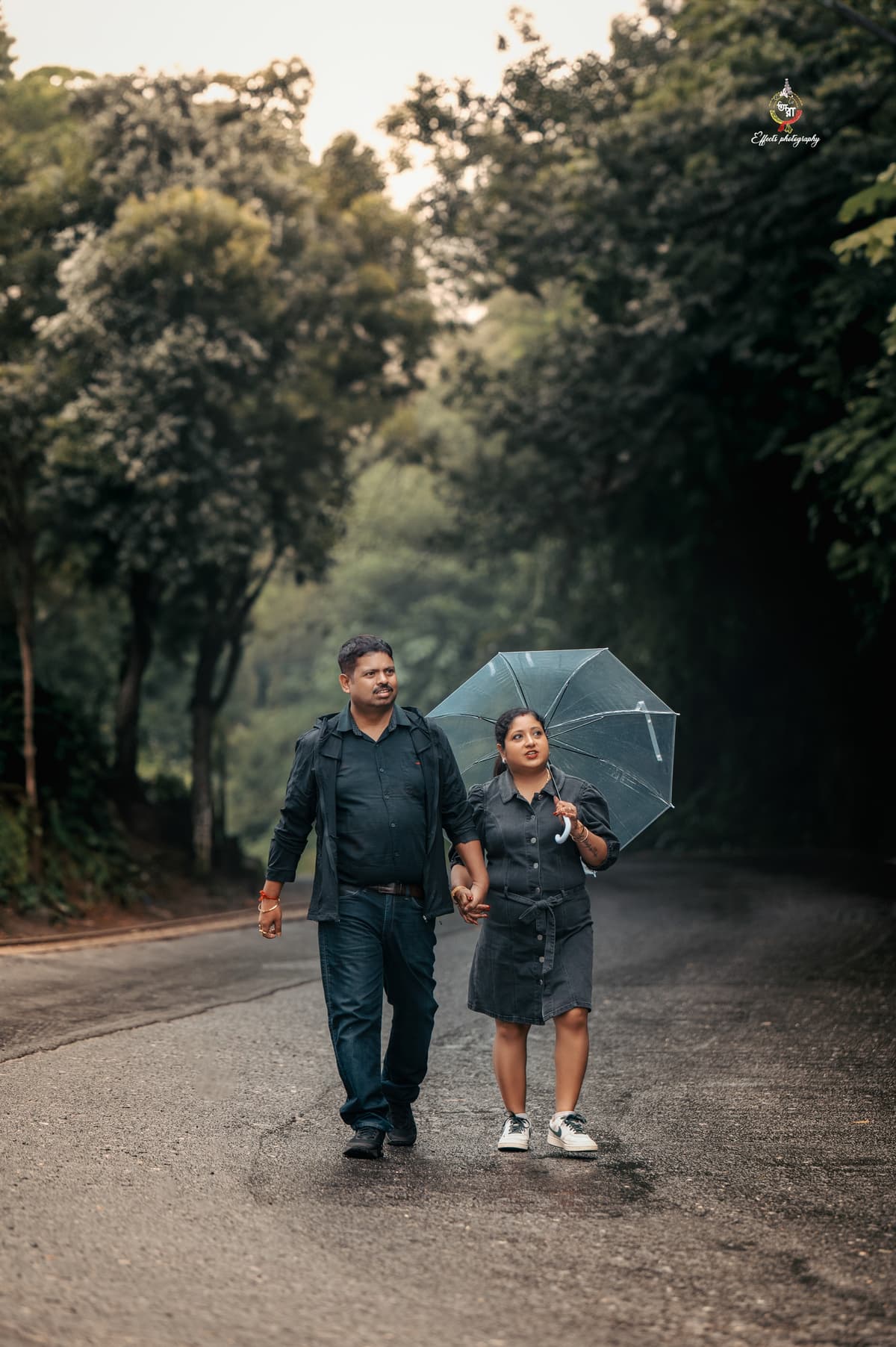 Professional wedding photographer capturing rituals
